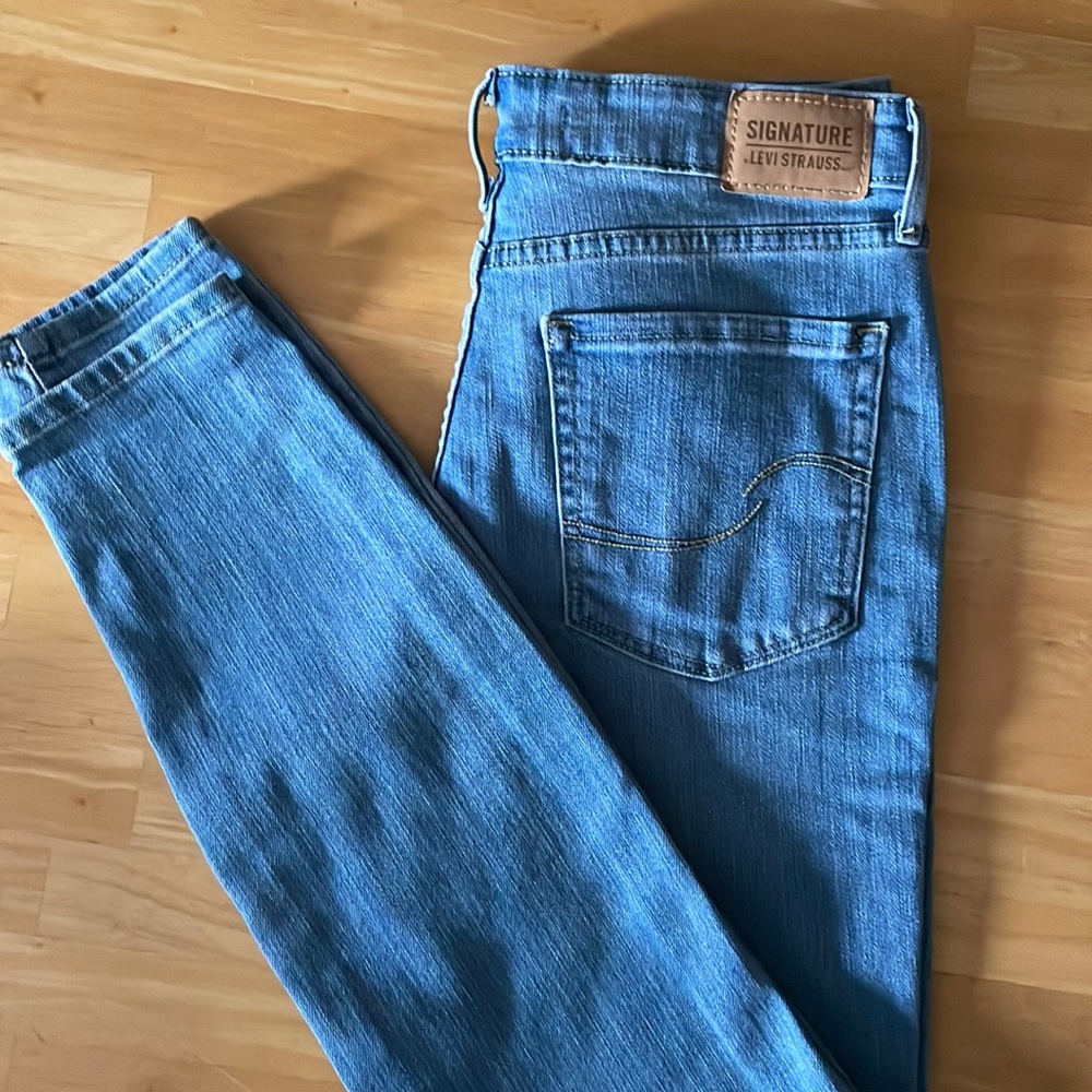 Levi Strauss Signature Mid Rise Skinny